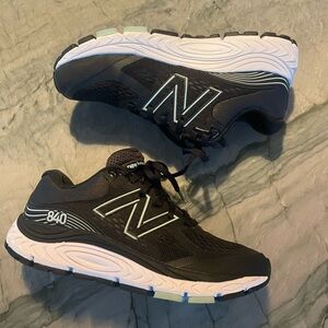 New Balance 840v5 Black Running Shoes Size 6